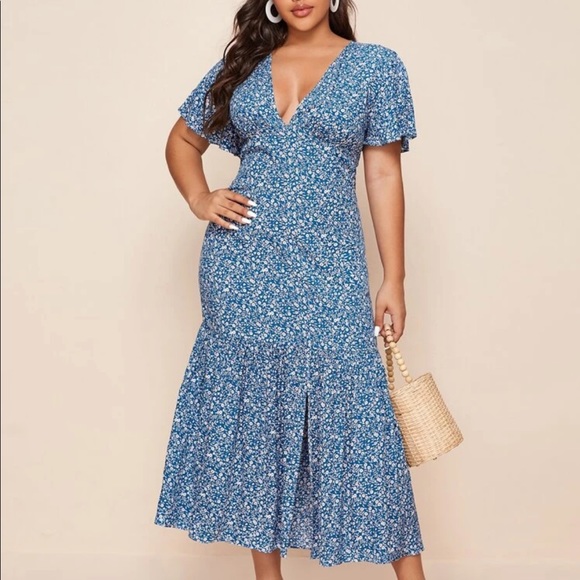 Plus size floral print V neck maxi dress - Picture 4 of 9